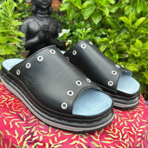New Dr. Martens Silver Gromet Cut Out Black Vintage 90’s Chunky Slides Sandals - Picture 14 of 17